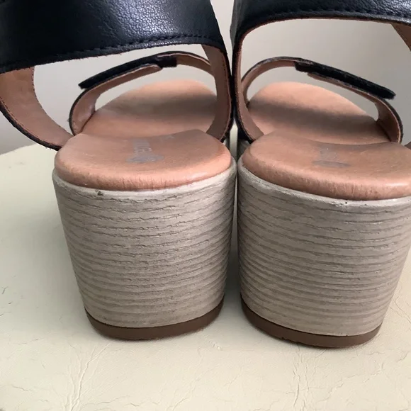 Like New- Remonte Leather Block Heel/ Platform Sandals - Picture 6 of 12